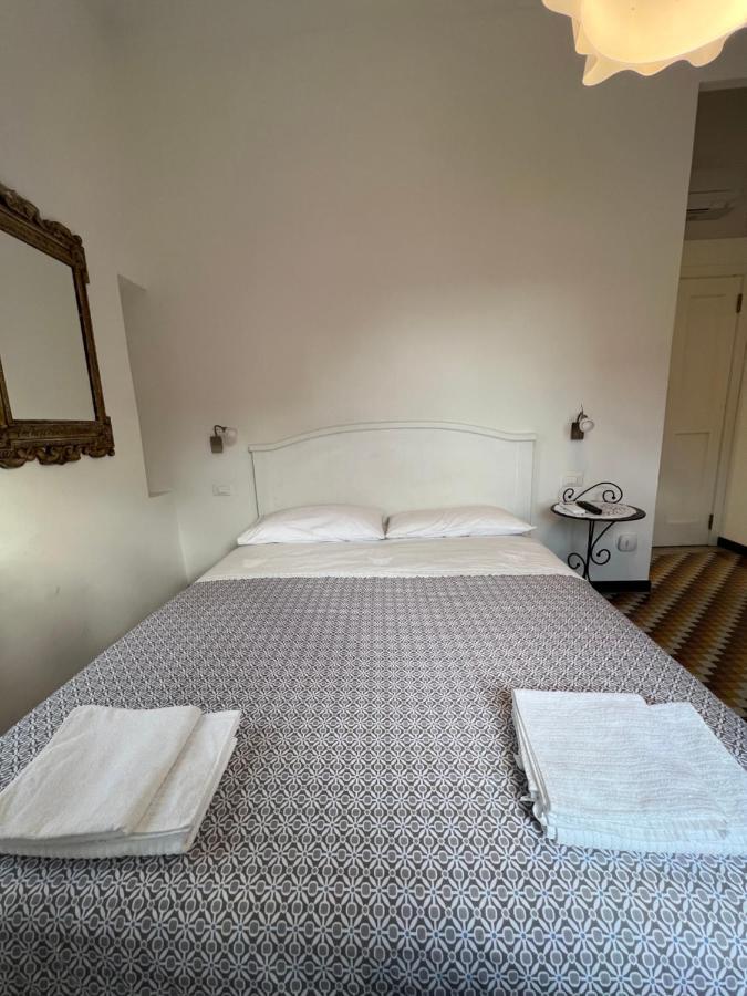 Casa Del Poeta Apartment Riva Ligure Bagian luar foto